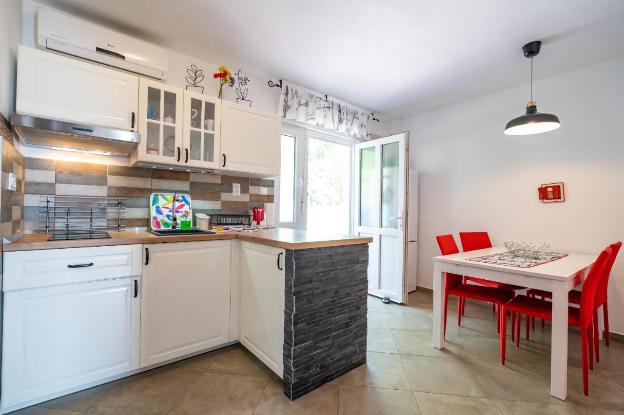 Stara Baska Apartments Екстер'єр фото